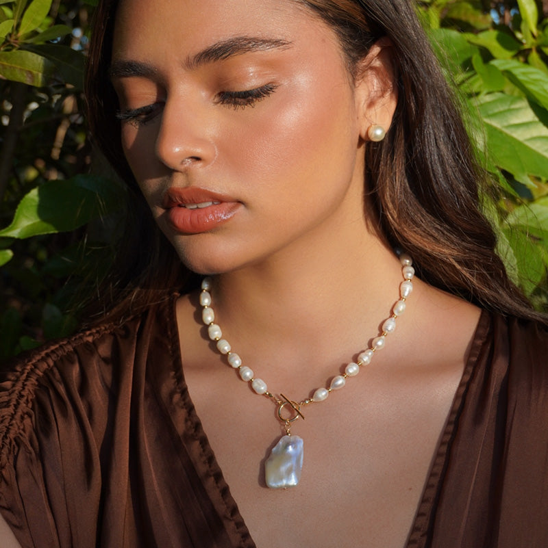 Collar Perlas con Dije de Nácar