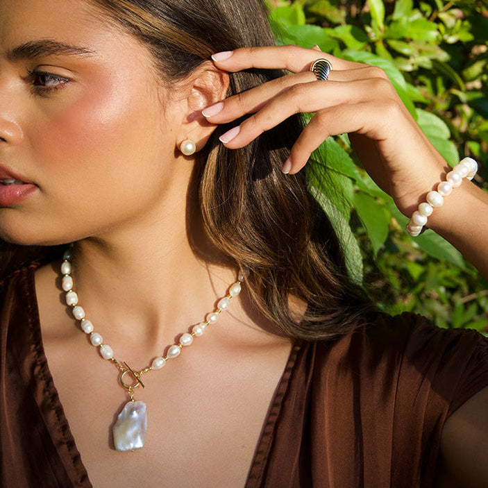 Collar Perlas con Dije de Nácar