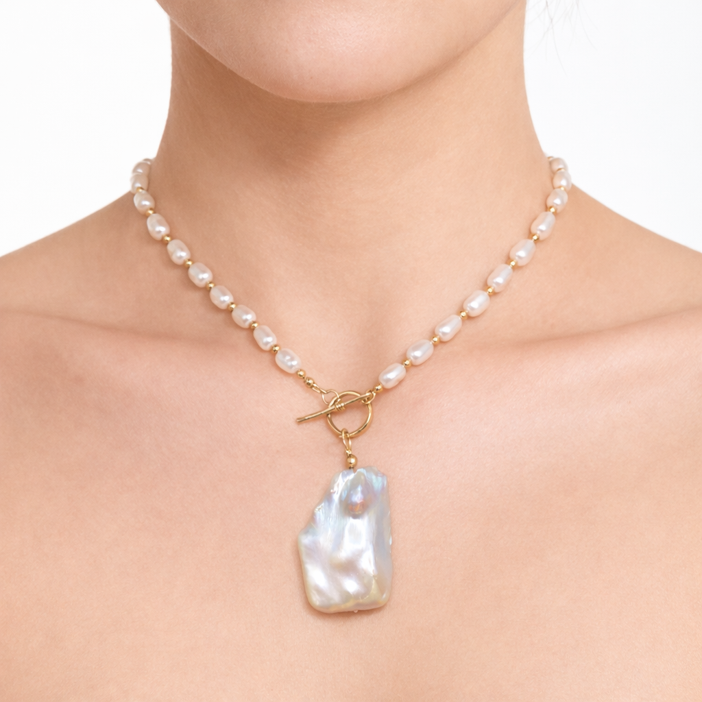 Moon Tide Pearl Necklace